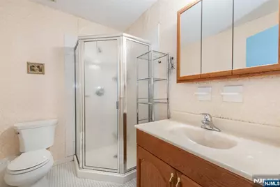 575 Grove Street F3 #F3, Clifton, NJ 07013 - Photo 16