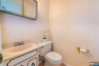 575 Grove Street F3 #F3, Clifton, NJ 07013 - Photo 6