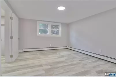 662 Teneyck Avenue, Lyndhurst Township, NJ 07071 - Photo 20