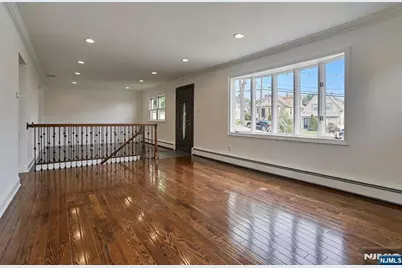 662 Teneyck Avenue, Lyndhurst Township, NJ 07071 - Photo 6