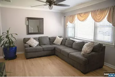 22 Warren Road, Fair Lawn, NJ 07410 - Photo 4