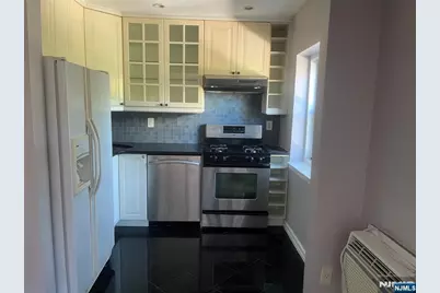 1575 Center Avenue 4F #4F, Fort Lee, NJ 07024 - Photo 4