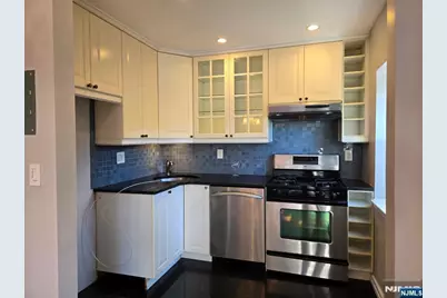 1575 Center Avenue 4F #4F, Fort Lee, NJ 07024 - Photo 2