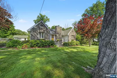 16 Weir Place, Ringwood, NJ 07456 - Photo 2