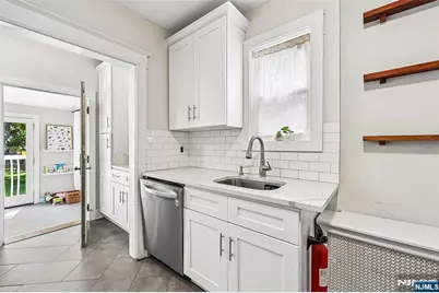 163 Poplar Avenue, Hackensack, NJ 07601 - Photo 24