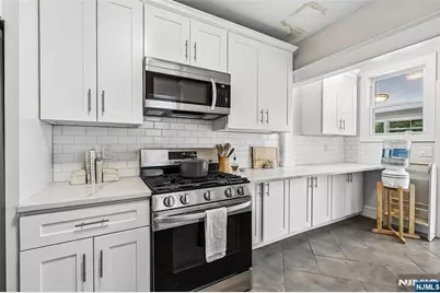 163 Poplar Avenue, Hackensack, NJ 07601 - Photo 20