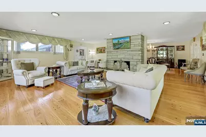 10 Shaw Road, Woodcliff Lake, NJ 07677 - Photo 8