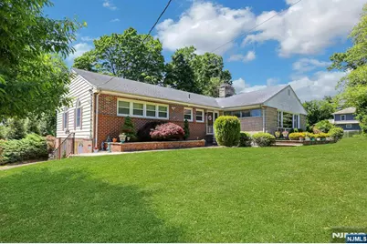 10 Shaw Road, Woodcliff Lake, NJ 07677 - Photo 2