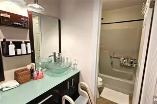 404 River Renaissance, East Rutherford, NJ 07073 - Photo 6
