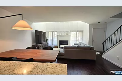 404 River Renaissance, East Rutherford, NJ 07073 - Photo 4