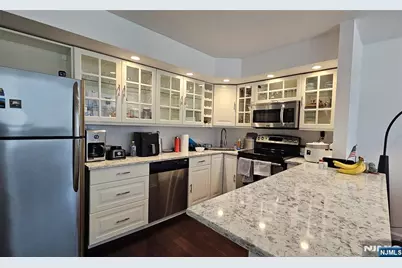404 River Renaissance, East Rutherford, NJ 07073 - Photo 2