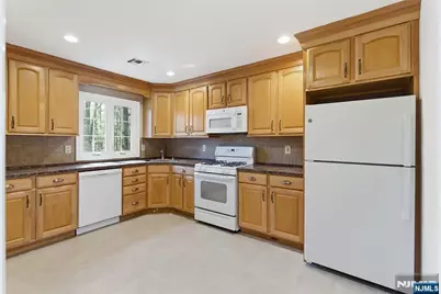 72 Prospect Street 2 #2, Paramus, NJ 07652 - Photo 16