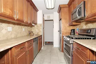 6040 Blvd 8H, West New York, NJ 07093 - Photo 16