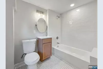 89 Hamilton Avenue, Englewood, NJ 07631 - Photo 14