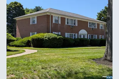 43 Manchester, Wayne, NJ 07470 - Photo 2