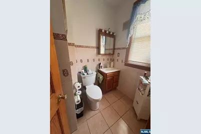 205 Lake Street, Newark, NJ 07104 - Photo 4
