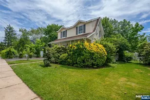256 Fycke Ln, Teaneck Township, NJ 07666 - Photo 4