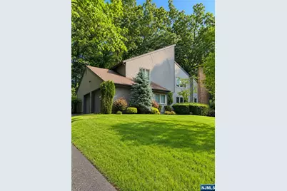 8 Bayard Lane, Mahwah, NJ 07430 - Photo 1