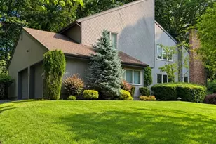 8 Bayard Ln, Mahwah, NJ 07430 - Photo 1