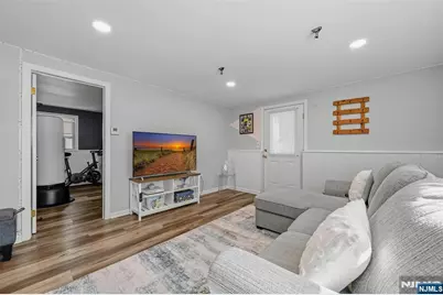 83 Moore Avenue, Waldwick, NJ 07463 - Photo 12