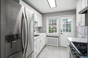 909 River Road 1, Teaneck Township, NJ 07666 - Photo 8