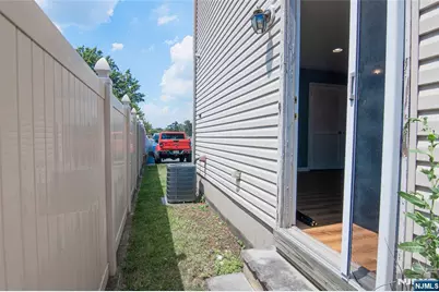 49 Stuyvesant Avenue 16 #16, Lyndhurst Township, NJ 07071 - Photo 26