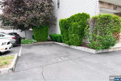49 Stuyvesant Avenue 16 #16, Lyndhurst Township, NJ 07071 - Photo 24