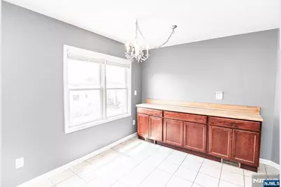 49 Stuyvesant Avenue 16 #16, Lyndhurst Township, NJ 07071 - Photo 6