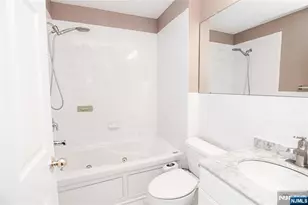 49 Stuyvesant Ave 16, Lyndhurst Township, NJ 07071 - Photo 14