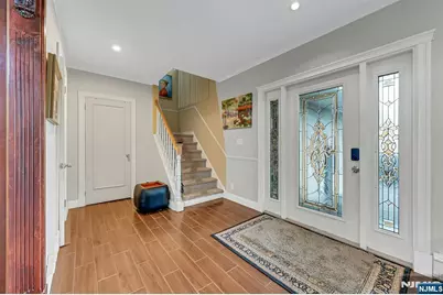 444 Riverside Avenue, Lyndhurst Township, NJ 07071 - Photo 4