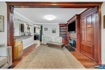 444 Riverside Avenue, Lyndhurst Township, NJ 07071 - Photo 6