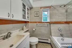 444 Riverside Ave, Lyndhurst Township, NJ 07071 - Photo 18