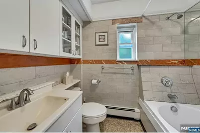 444 Riverside Avenue, Lyndhurst Township, NJ 07071 - Photo 14