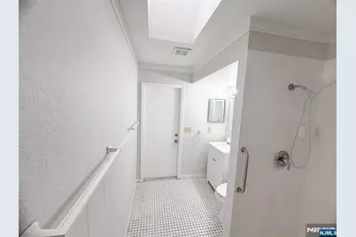 15 Arverne Terrace, Irvington, NJ 07111 - Photo 14