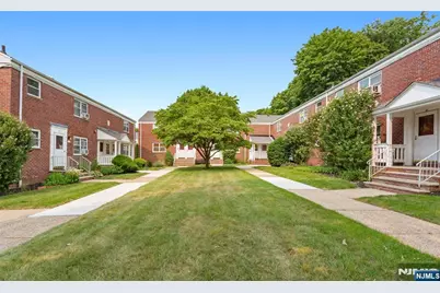 484 Crestwood Avenue 34 #34, Hackensack, NJ 07601 - Photo 4