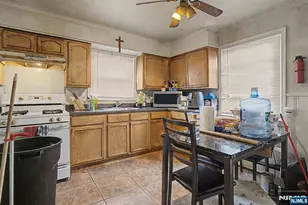 305 Pacific St, Paterson, NJ 07503 - Photo 12