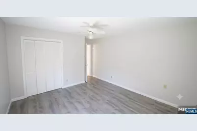 31 Dupont Terrace, Wayne, NJ 07470 - Photo 8