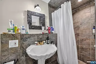 8 Old Wood Rd, Edgewater, NJ 07020 - Photo 8