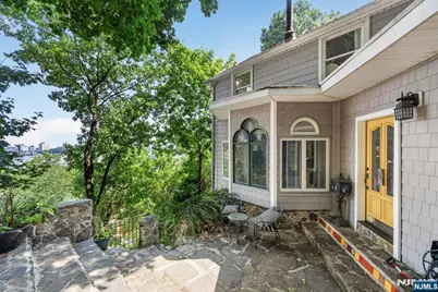 8 Old Wood Road, Edgewater, NJ 07020 - Photo 18
