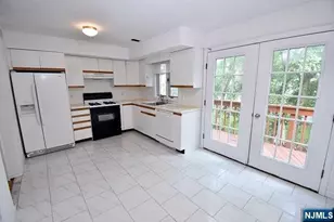 2462 7th B, Fort Lee, NJ 07024 - Photo 4