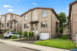 2462 7th B, Fort Lee, NJ 07024 - Photo 2