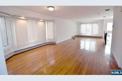 2462 7th B #B, Fort Lee, NJ 07024 - Photo 2