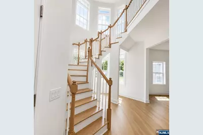 7 Davon Lane, Hamburg, NJ 07419 - Photo 2