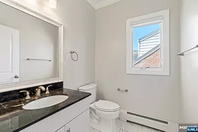 80B Liberty Place, Palisades Park, NJ 07650 - Photo 10