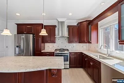 80B Liberty Place, Palisades Park, NJ 07650 - Photo 8