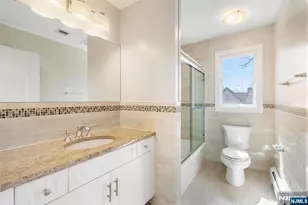 80B Liberty Pl, Palisades Park, NJ 07650 - Photo 18