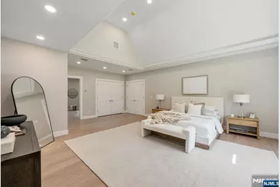 520 Clinton Avenue, Wyckoff Township, NJ 07481 - Photo 24