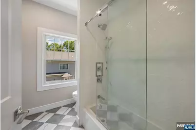 520 Clinton Avenue, Wyckoff Township, NJ 07481 - Photo 38