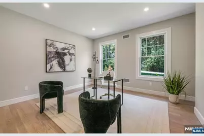 520 Clinton Avenue, Wyckoff Township, NJ 07481 - Photo 16