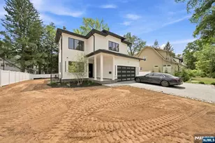 224 Riveredge Rd, Tenafly, NJ 07670 - Photo 4